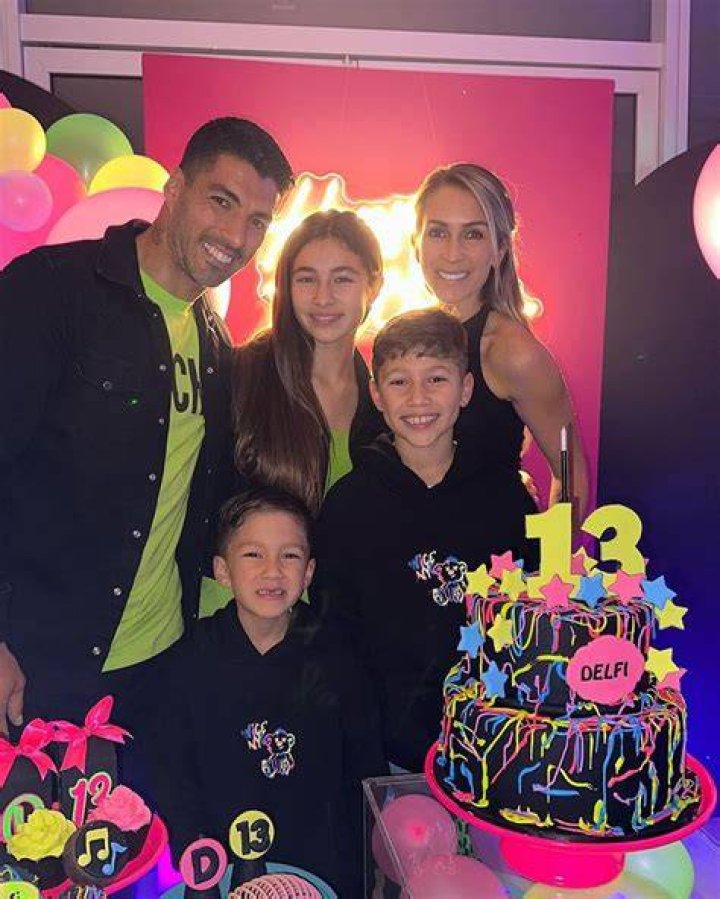 Meet Delfina Su&aacute;rez, Luis Suarez&rsquo;s young teenage daughter Legit.ng