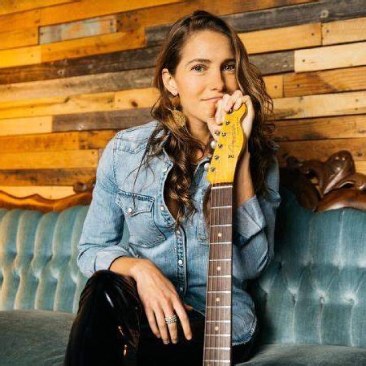 Whopping Net Worth Of Caroline Jones: Uncovering The Fortune